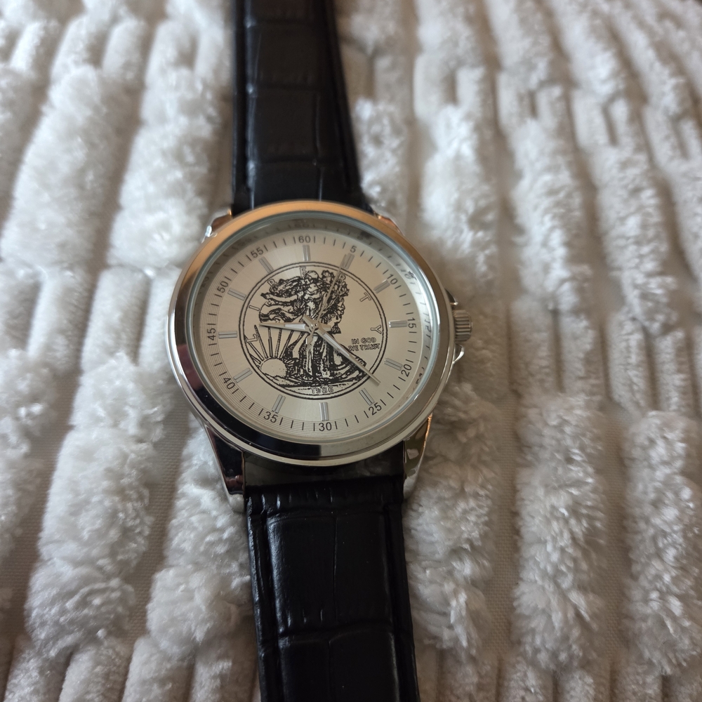 Elegant Black Leather Strap Lady Liberty Watch